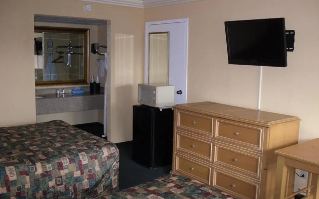 OYO Hotel Crowley LA I-10