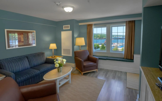 Watkins Glen Harbor Hotel