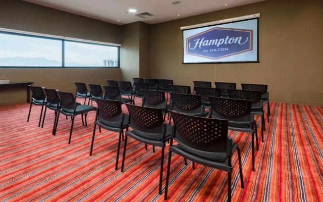 Hampton by Hilton Bogota Airport