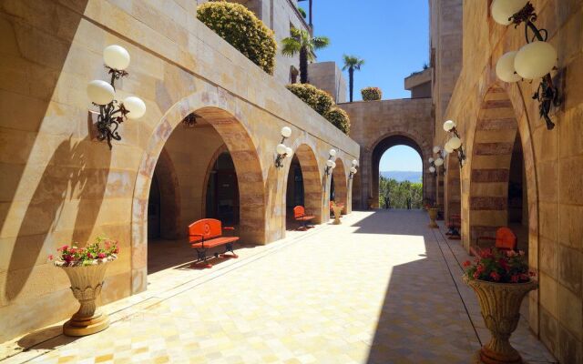 Grand Hills Hotel & Spa