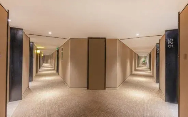 Homeinn Plus Hotel (Kunshan International Exhibition Center Huaqiao Subway Station)