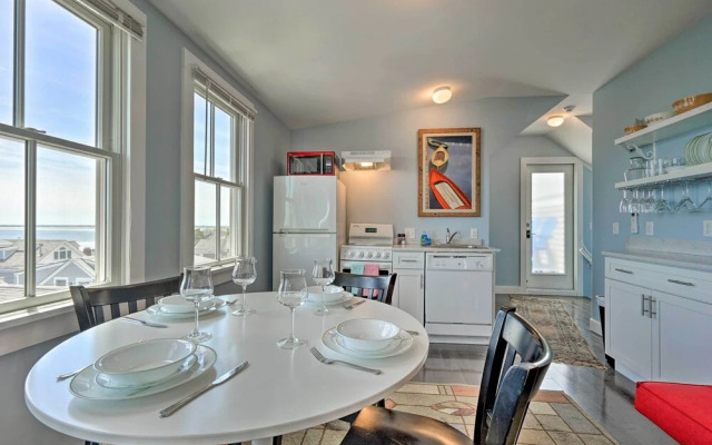 Splendid Provincetown Penthouse Apartment w/ Deck!