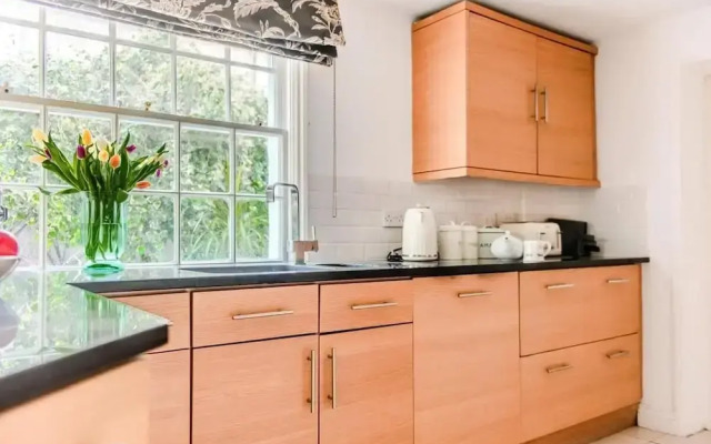 Beautiful 5 Bedroom Regency House / Pets Welcome