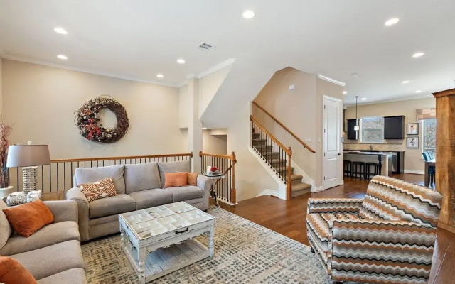 Modern Luxury Townhouse With Private Elevator and Rooftop Terrace