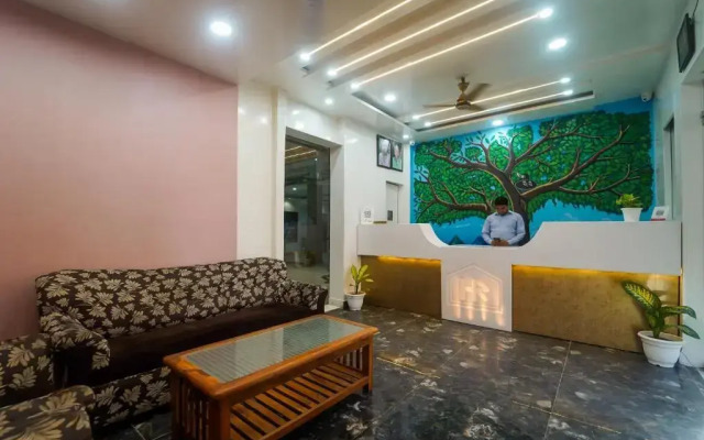 OYO 18682 Hotel Roshan