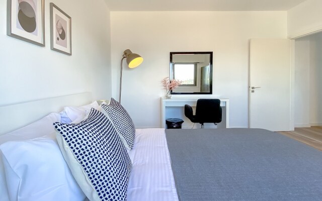 Phaedrus Living: Ourania City Heights Flat
