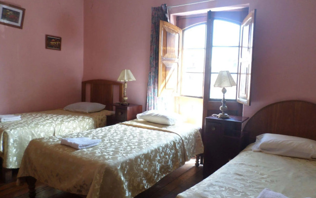 Hostal Lluvia de Oro