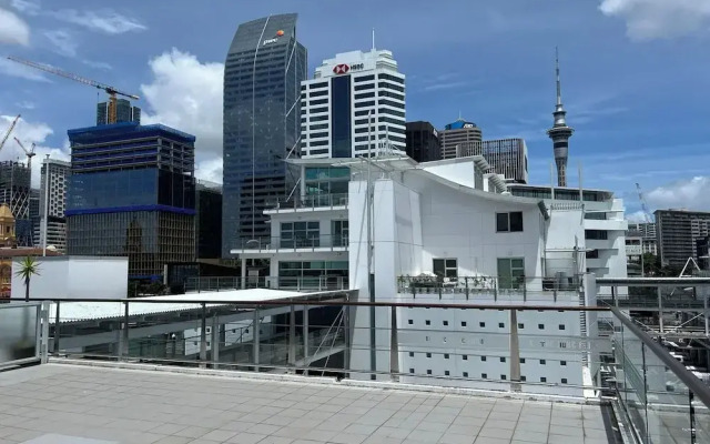 Waterfront Seaview Apt Hotel