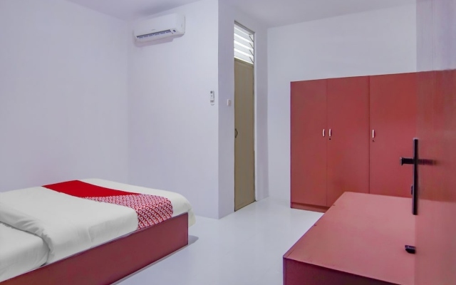 Oyo 89994 Kartini House