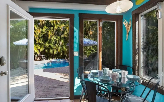 Maritime Memories 3 Bedroom Home by RedAwning