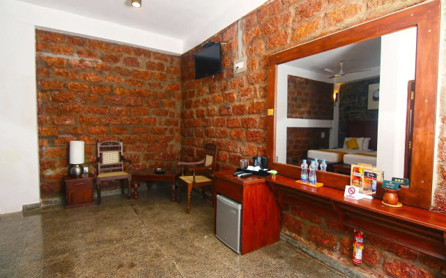 Airport City Hub Hotel