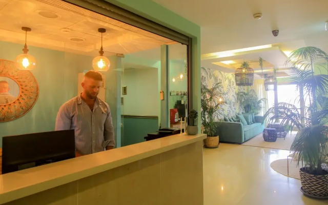 BayWatch Hotel