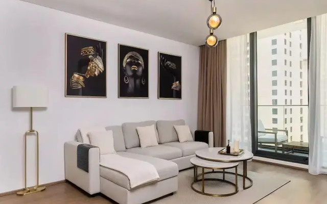 New apt in Dubai Marina with balcony