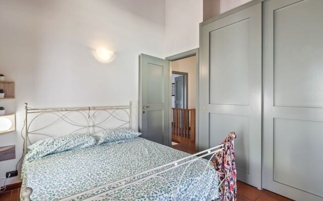 Charming Holiday Home in Iseo With Terrace