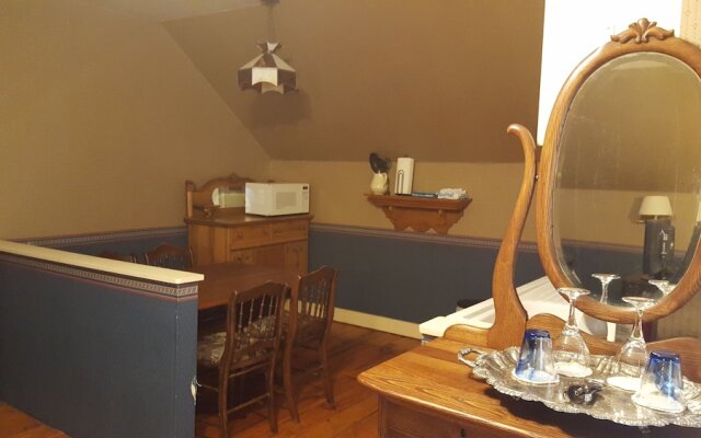 Holidae House Bed & Breakfast