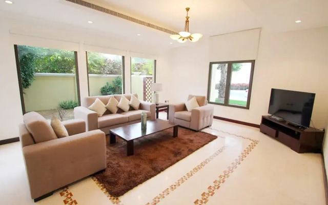 Kennedy Towers - Frond P Villa