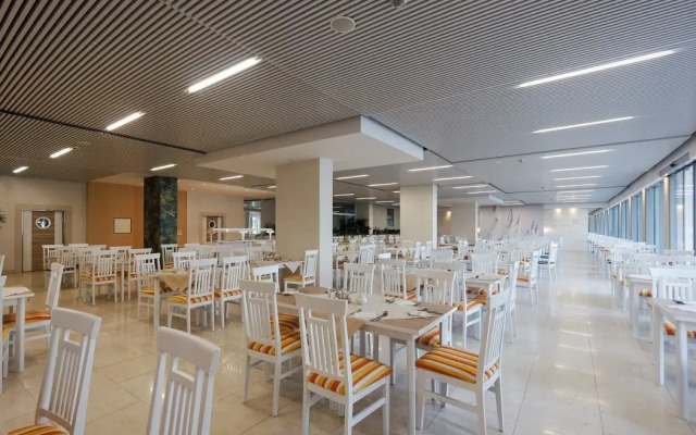 Carine Hotel Delfin