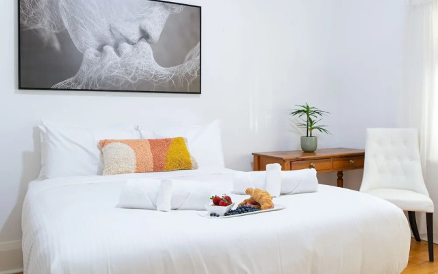 Charming 3BR Sandstone Haven