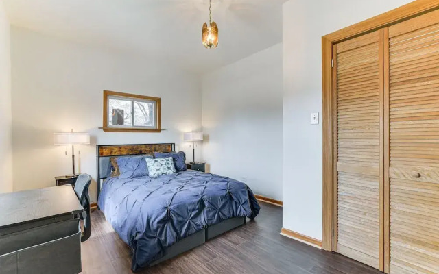 8 Mi to Chicago: Oak Park Home w/ Fenced Backyard!