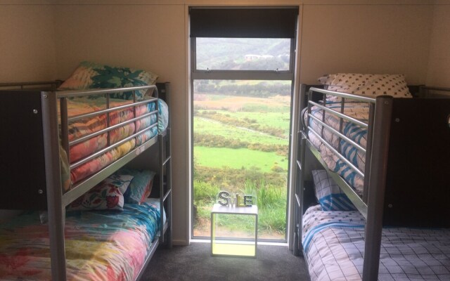 Bell Bird Ridge Holiday Home - Ocean & Valley Views