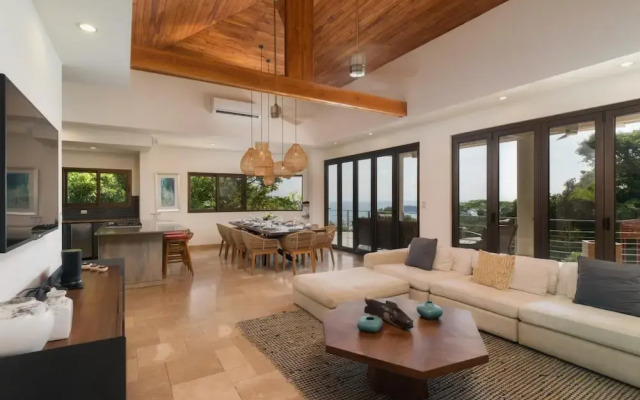 Stunning 7 BR Villa Manuel Antonio Sanctuary