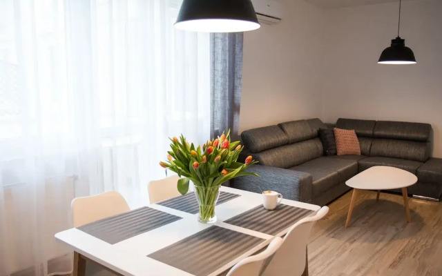 Apartament F&J