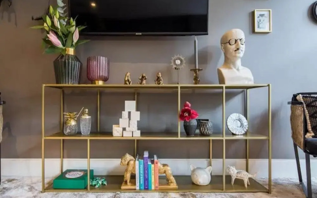 The Avicii Signature - Soho - by Frankie Says