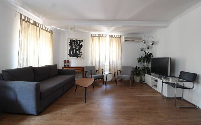 Luminous Apartment in Chueca Allôhousing