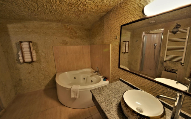 Dedeli Konak Cave Hotel