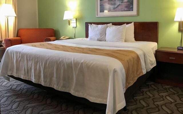 Quality Inn Toledo Airport