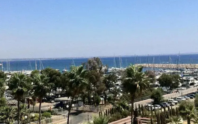 Sun Hall Beach Apartments