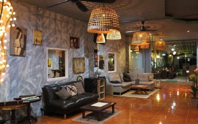 The Cubic Hotel - Hostel