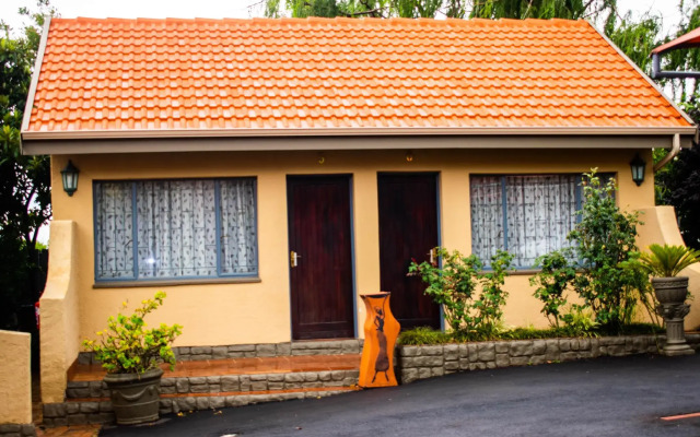 Orange Love Paradise Guest House