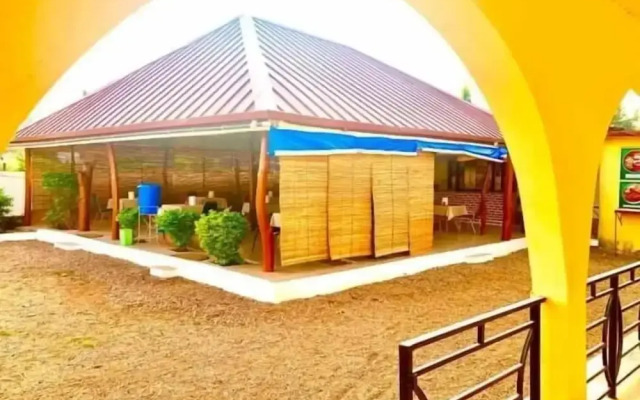 Sundowner Lodge