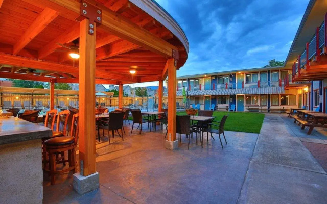 Bowmont Motel