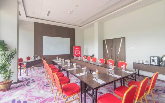 Bigland Hotel & Convention Sentul