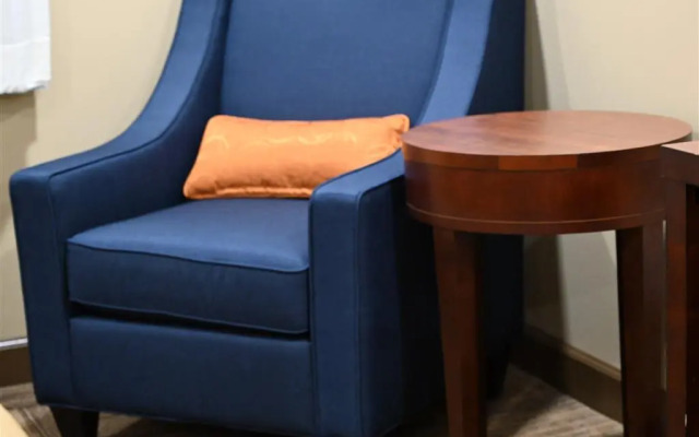 Giles Hotel Inn & Suites