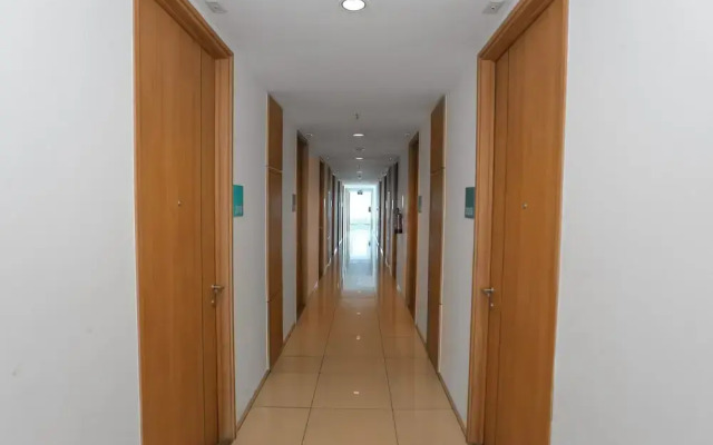 OYO 93432 Tree Room Hotel