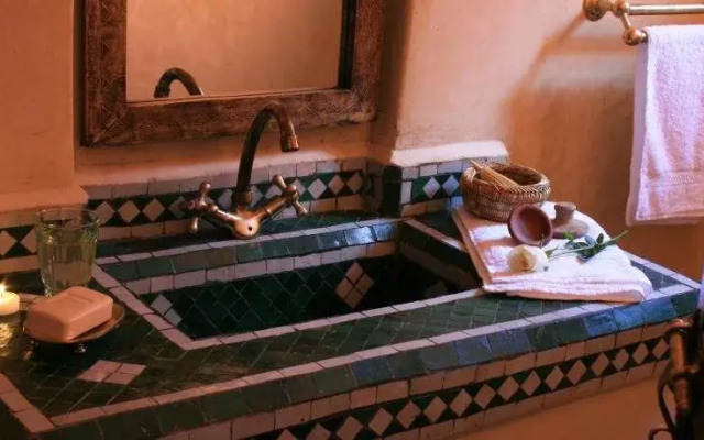 Riad Honey