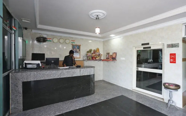 OYO 15915 Hotel Star Inn
