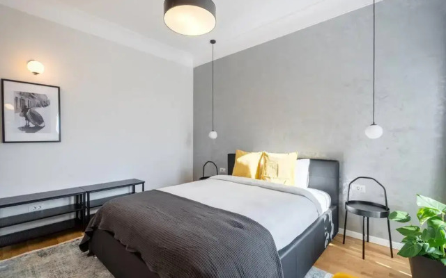 Sunny 3BR Midtown Flat - Amazing View Balcony