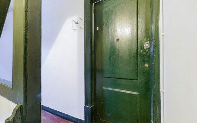 Charming Bright Apartment in Lisbon