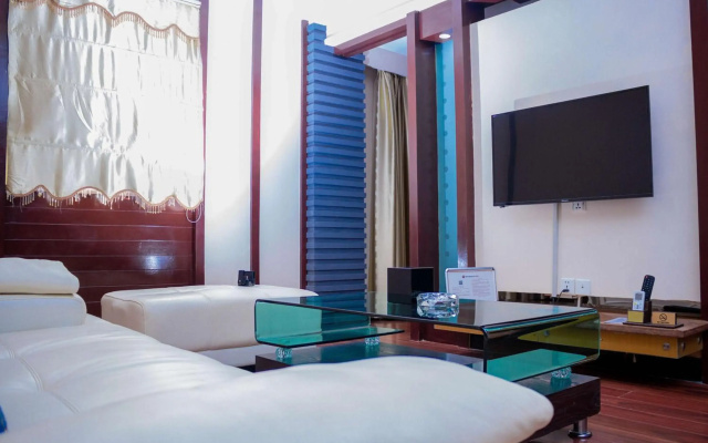 Best Western Plus Paramount Hotel