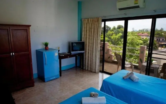 Raya Guest House
