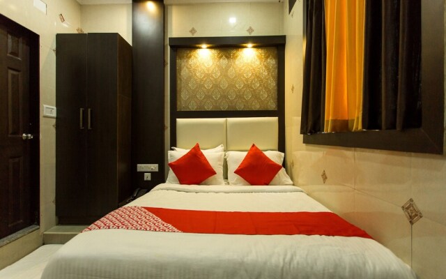 OYO 15974 Hala Residency