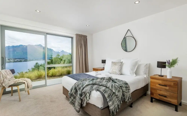 Executive Living in Bluewater