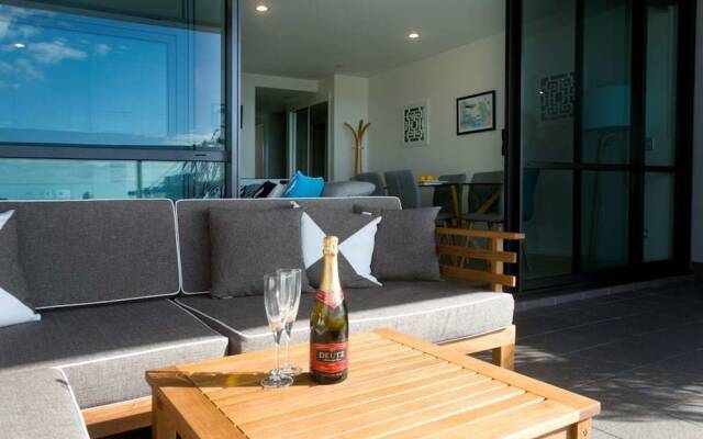 Stunning Views Central Apartment