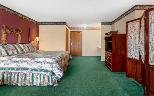 Super 8 Motel - Reedsburg