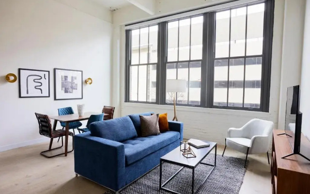 Contemporary Museum District Suites by Sonder