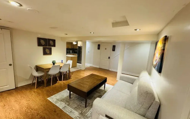 Charming 2 Bedroom Hideaway